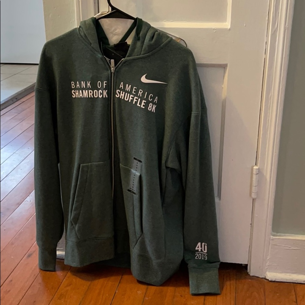 Nike Men’s Medium Zip up Hoodie